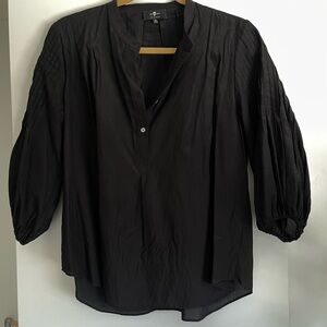 7 for all mankind black beautiful top. Wear with jeans or for work!